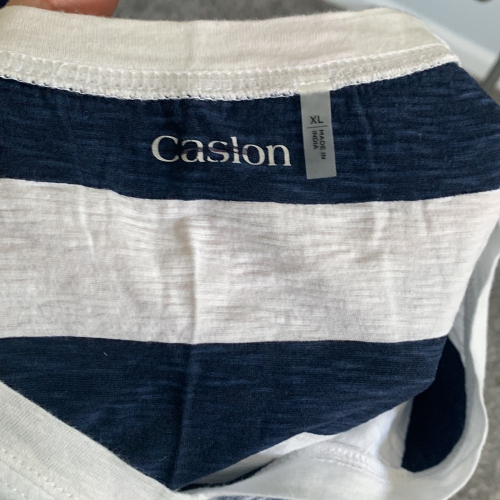 COPY - Caslon tee❄️ - Picture 4 of 5